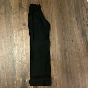 Wide leg linen pant with stretchy waist